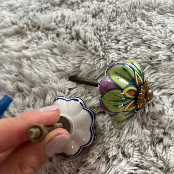 Two hand painted door knobs. - Picture 7 of 8